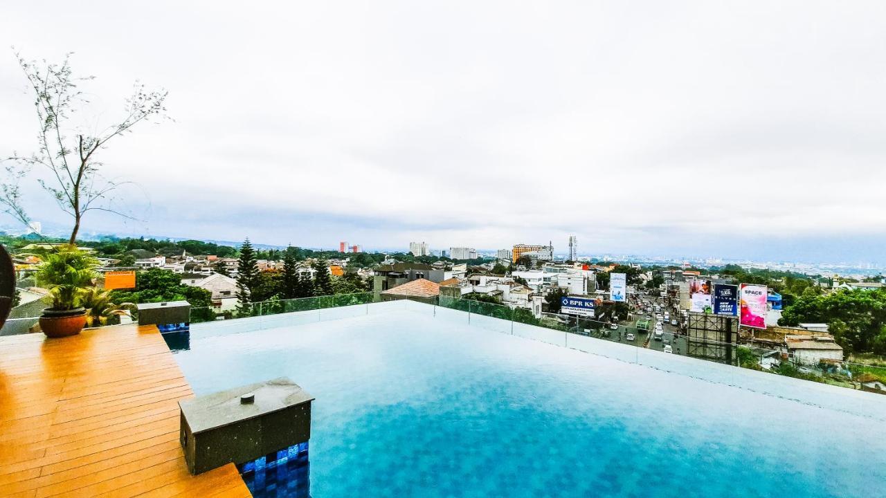 Kytos Hotel Bandung Esterno foto